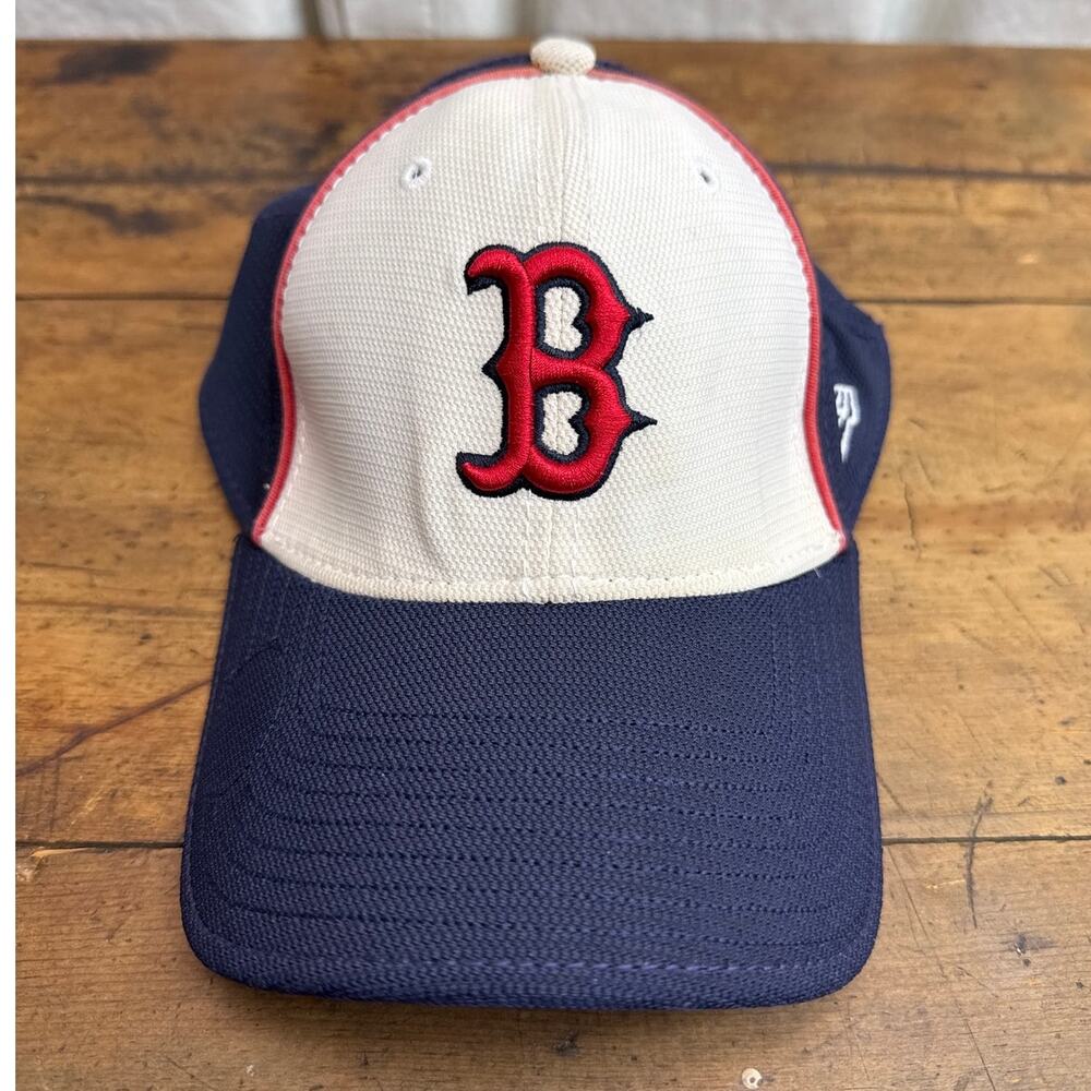 Boston Red Socks New Era Genuine Merchandise Small-Medium Fitted Baseball Hat